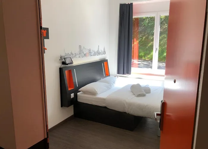 Easyhotel Zuerich West