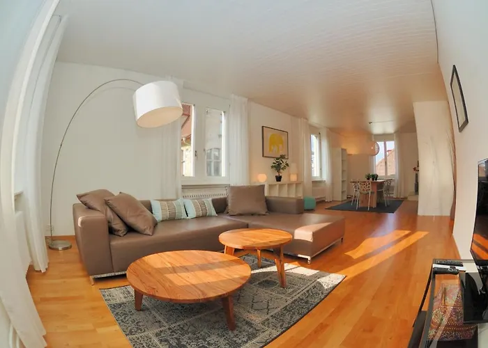 Amazing 2Br Near Lake - Lava