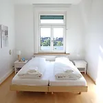 Grosse, Ruhige Wohnung In Zuerich, Nahe Zentrum