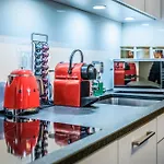 Boutique Swiss Apartment - Ac & Best Location