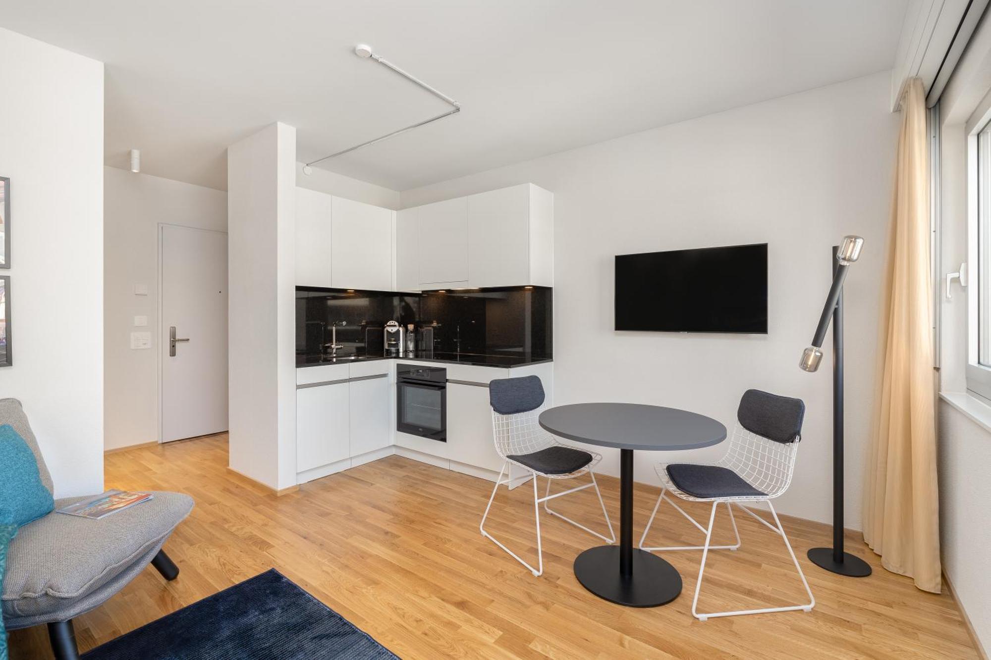 Livingtown Apartment *