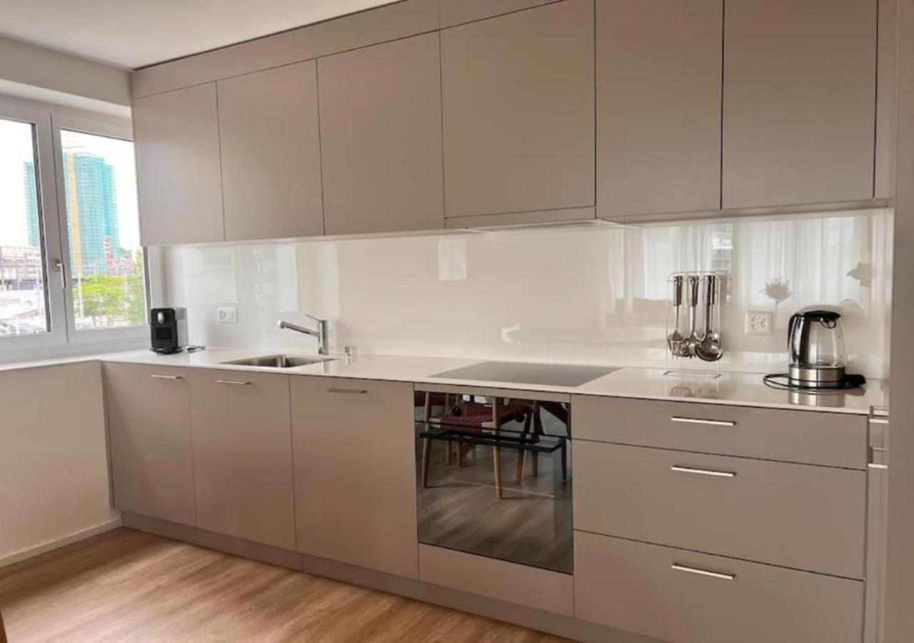 Apartment Moderne In Oerlikon! -201- Zurich