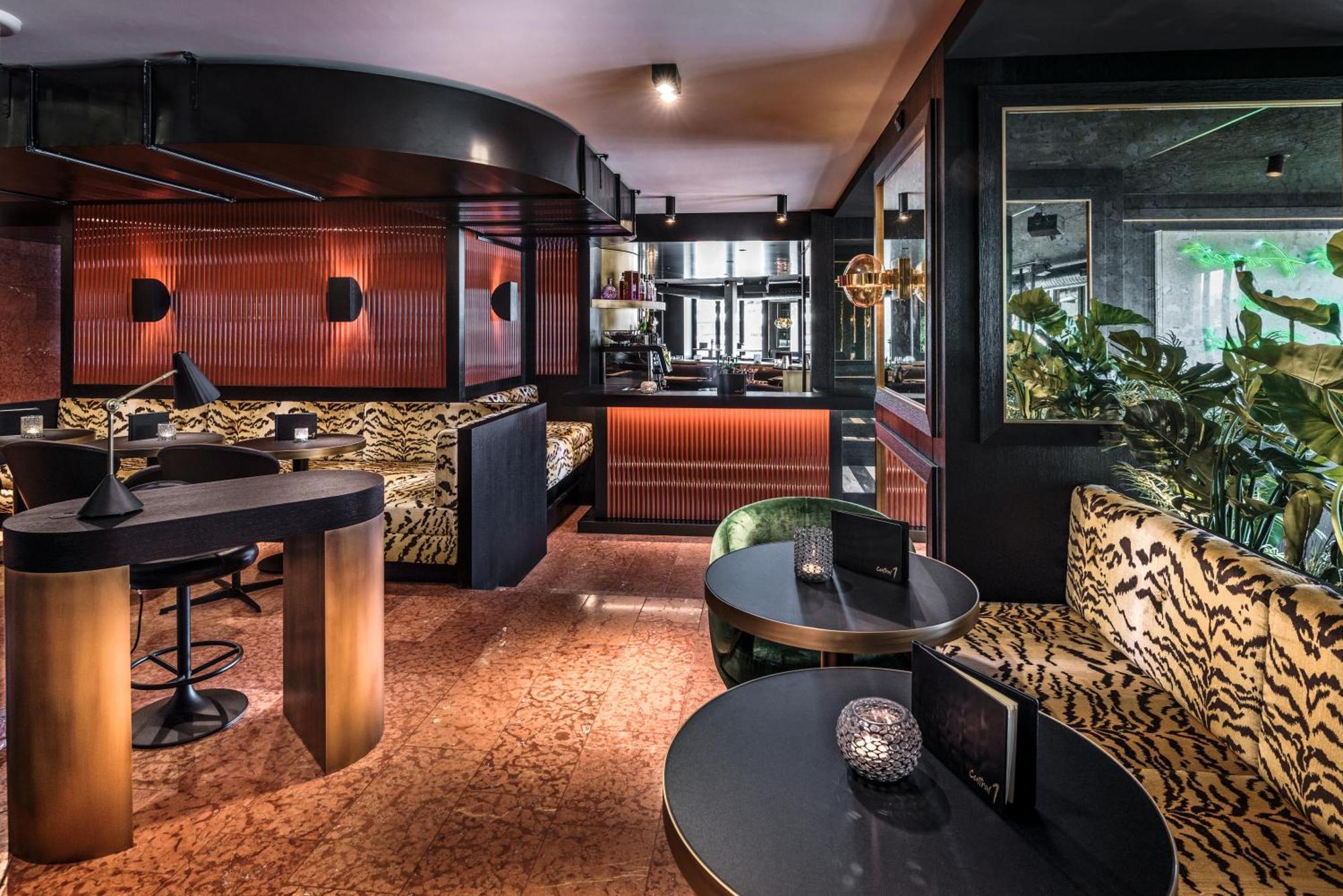 Plaza Hotel 4*