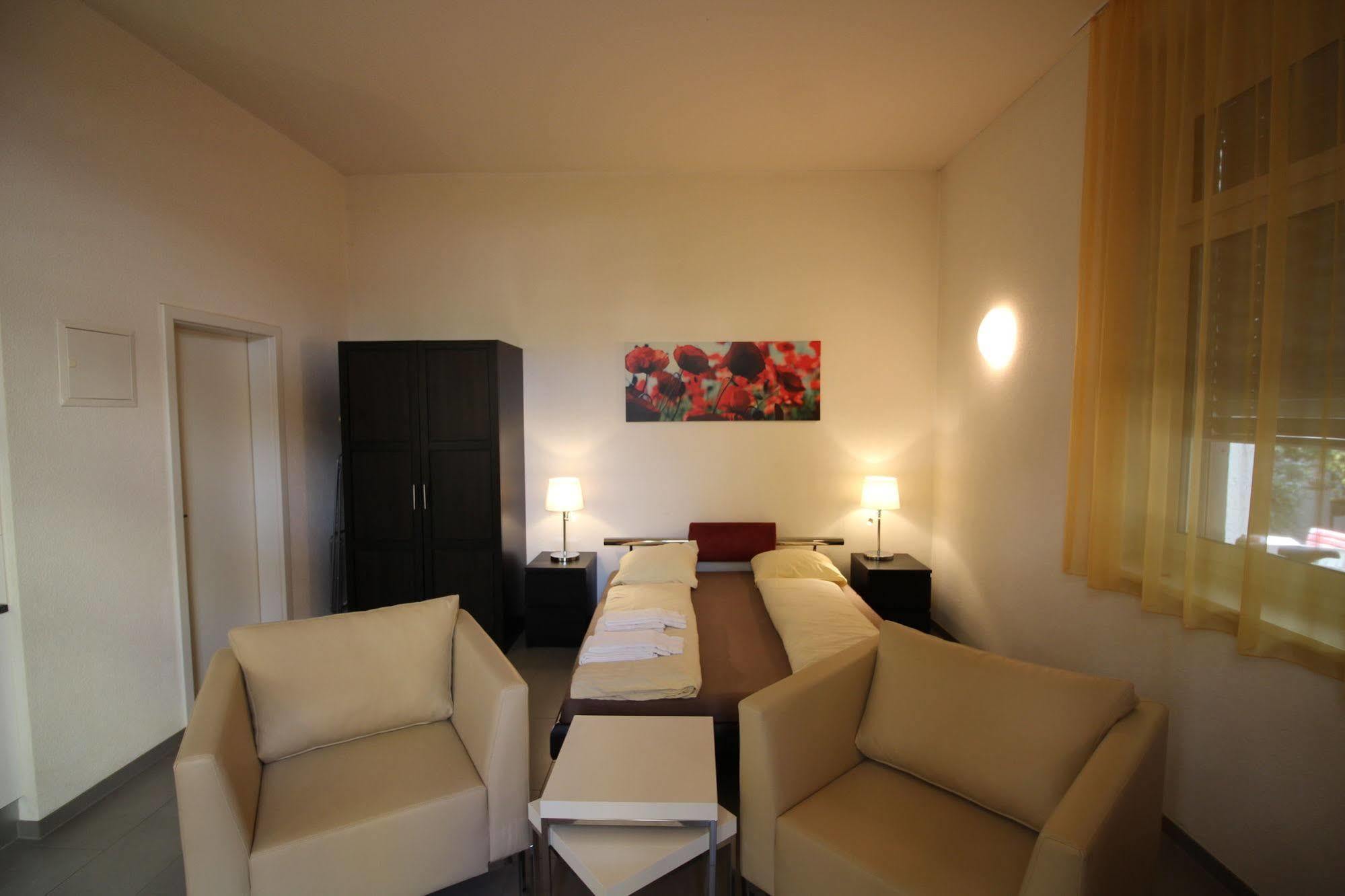 Swiss Star Oerlikon Apartment
