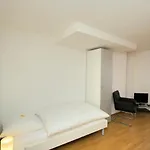 Studio In A Perfect Location - Stork 35
