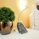 2 Room Suite In The Heart Of Zurich With Own Washing