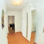 Cozy 1Br Near Lake With Balcony - Mill 422