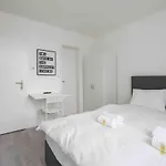 Urban Oasis With Queen Bed And View Be-22