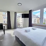 Downtown Deluxe Studio With Queen Bed Be-46