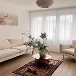 City Comfort - 2Br Apartment Newly Renovated -301-