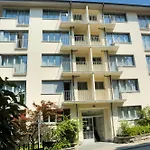 Modern Studio City Center - Crown 33