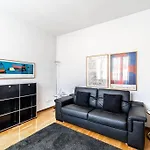 Charming 1Br Flat Near Lake - Fb1
