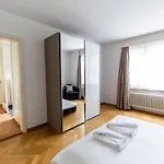 Bright One Bedroom Flat - Parkview 1