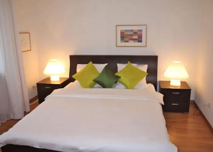 Executive 2 Bd Flat In City Center - Hoesch 1