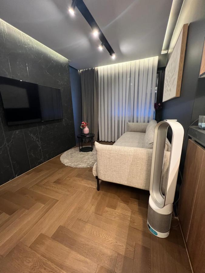 Black Diamond Apartment Zurich