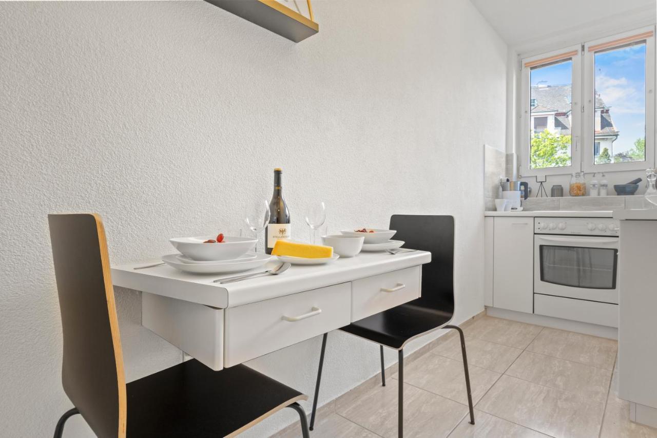Close To & Balcony 1 Bdr Wollishofen Self Check In Apartment Zurich