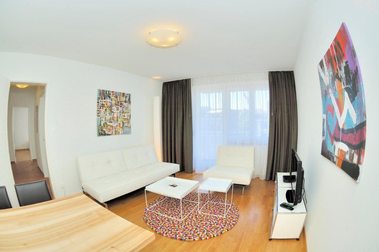 Cozy 1br Near With Balcony - Mill 422 Apartment