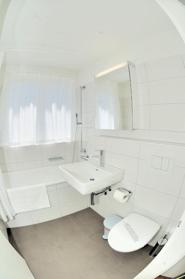 Cozy 1br Near With Balcony - Mill 422 * Zurich