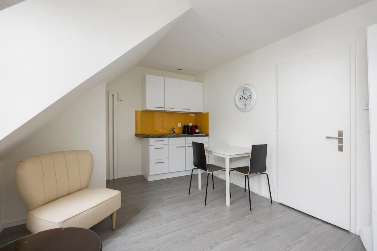 Superior On Floor Be-51 * Zurich