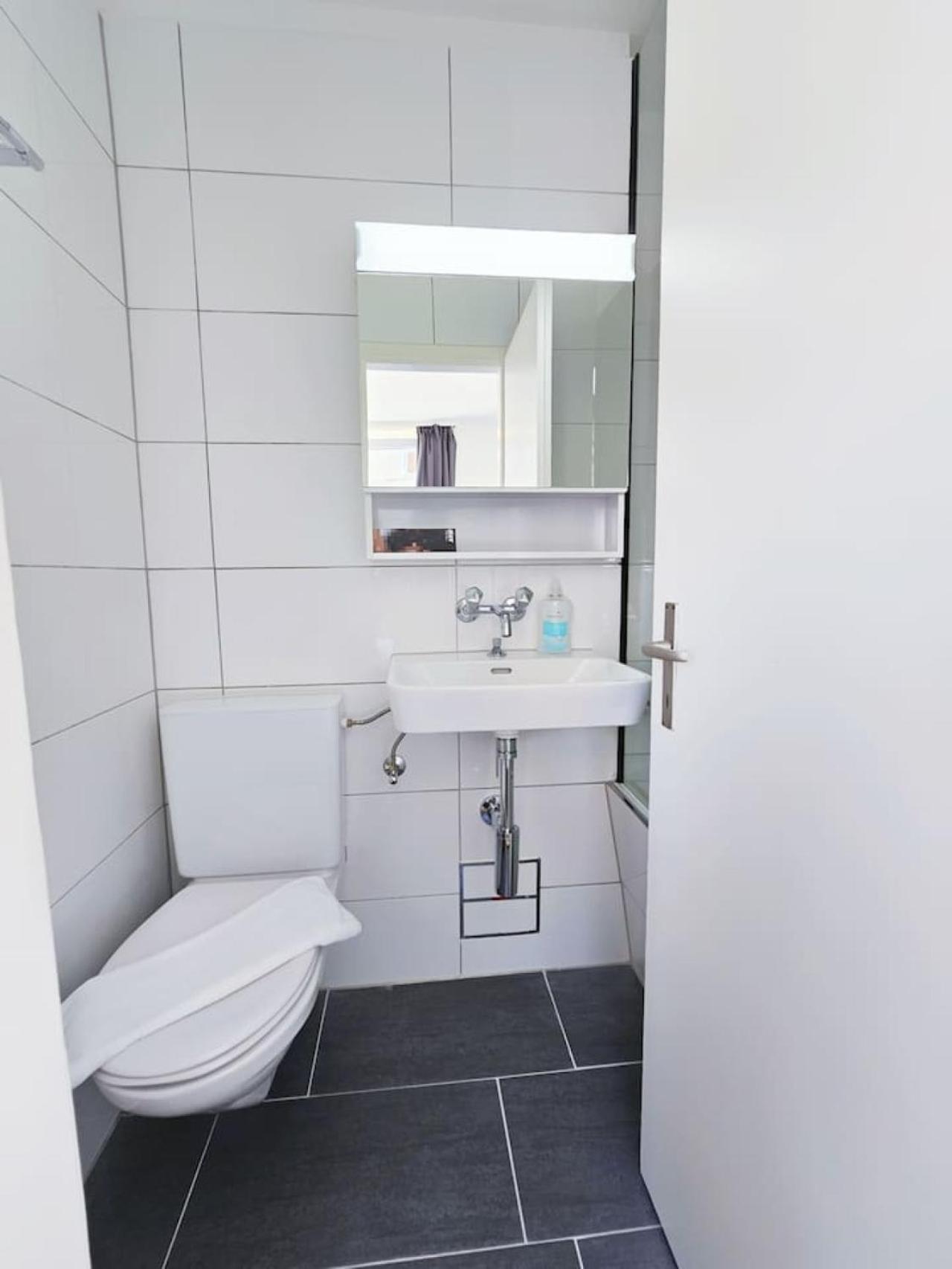 Urban Oasis With Queen Bed And View Be-38 Apartment Zurich