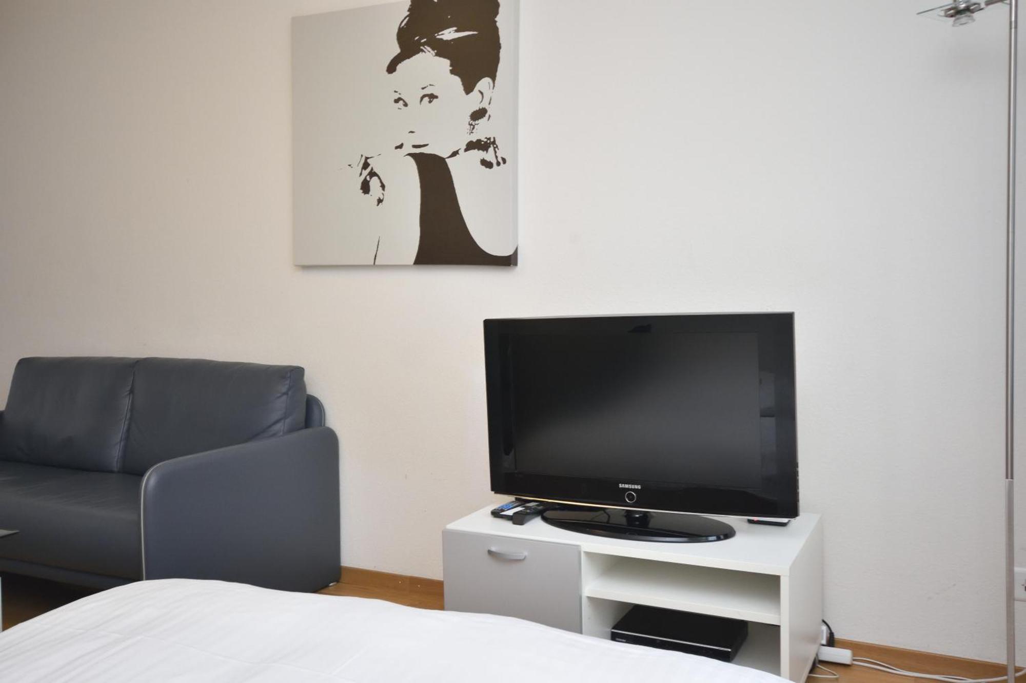 - Crown 25 Apartment *