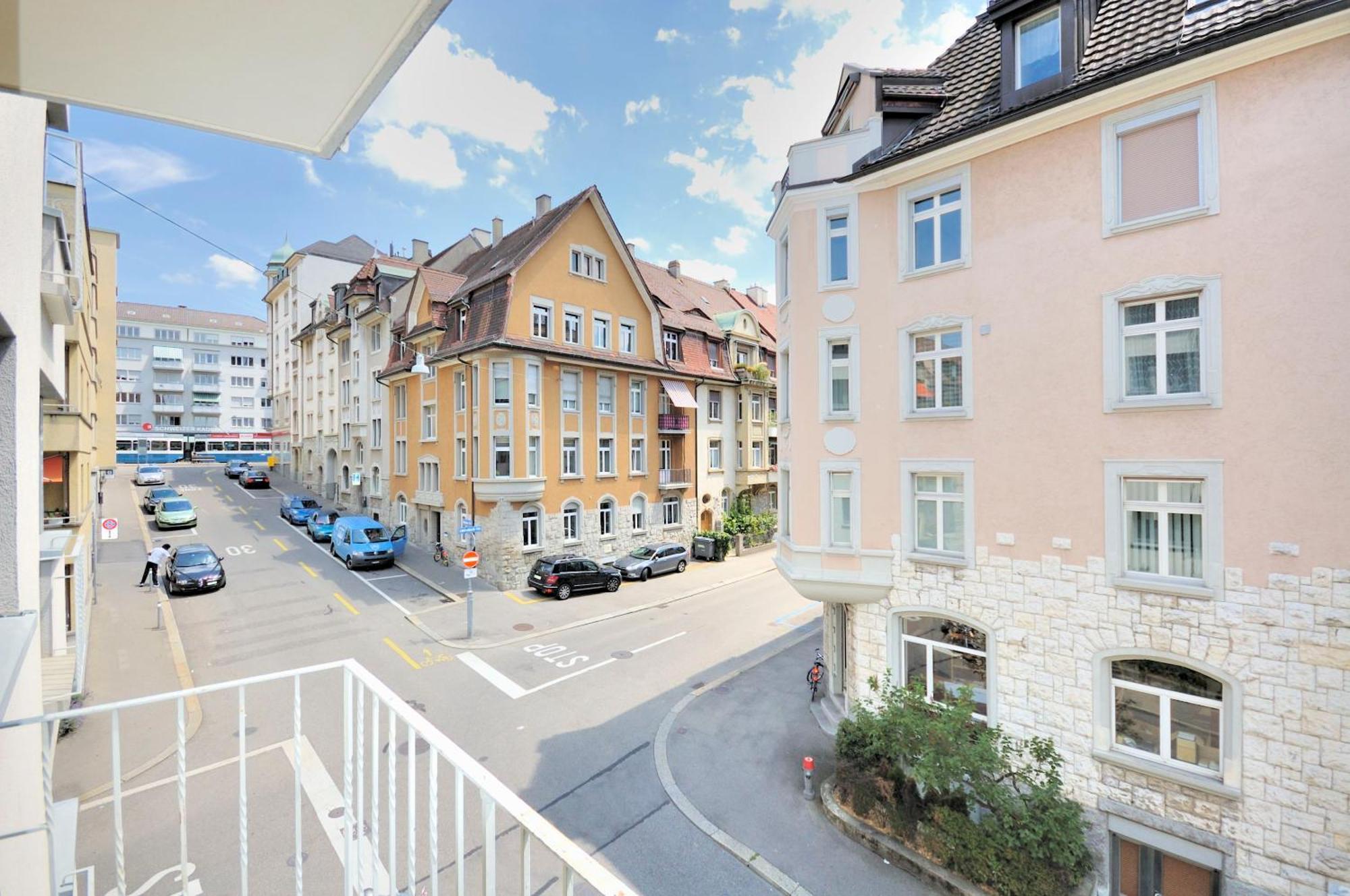- Crown 25 Zurich