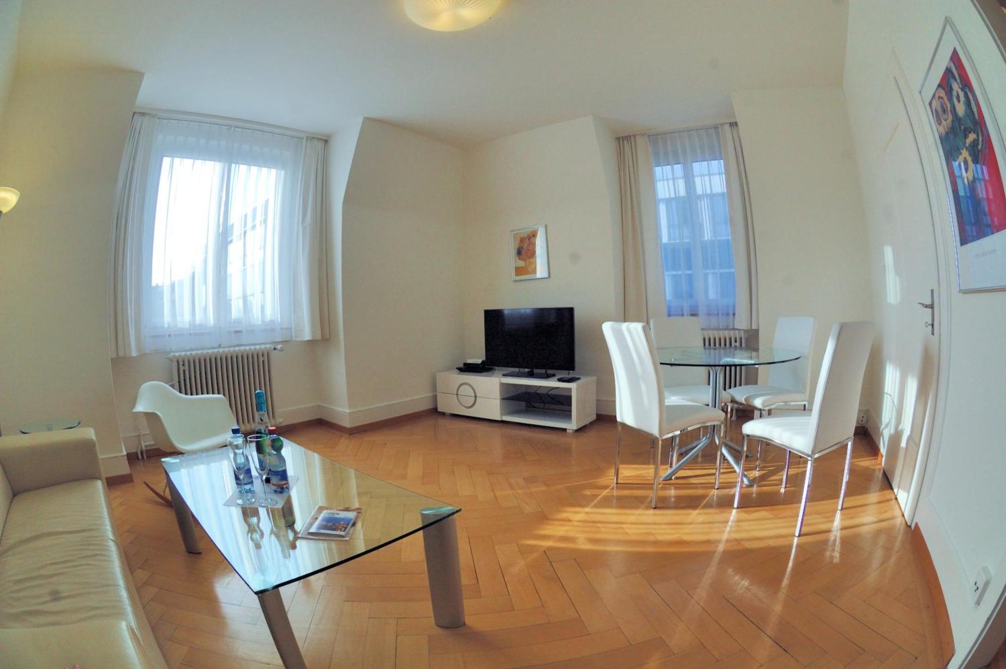 Apartment Spacious 2-bedroom Near - Stardust 32 Zurich