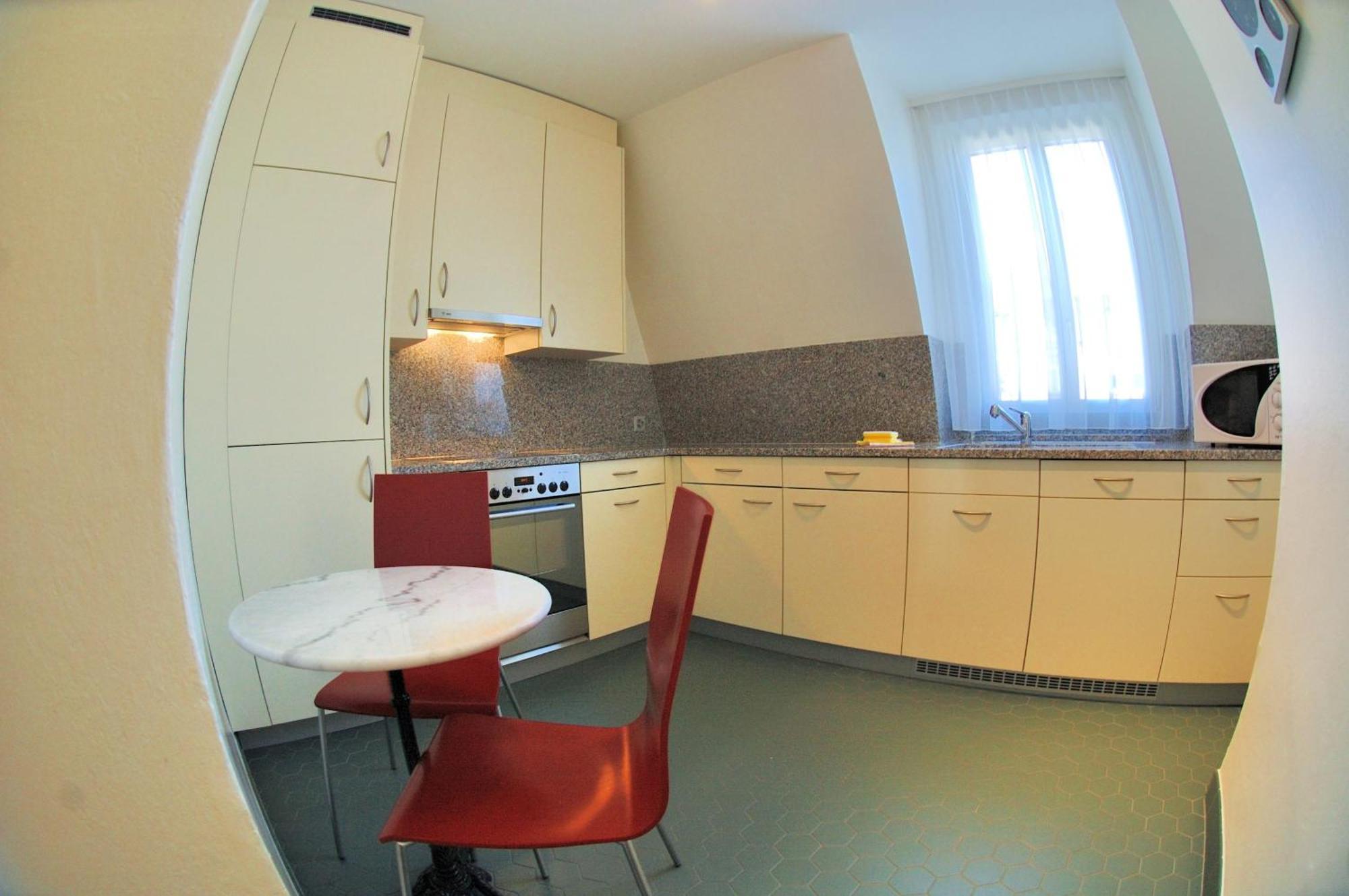 Spacious 2-bedroom Near - Stardust 32 Apartment *