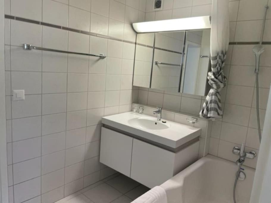Beautiful, Quite And Very 2 Bedroom Flat *