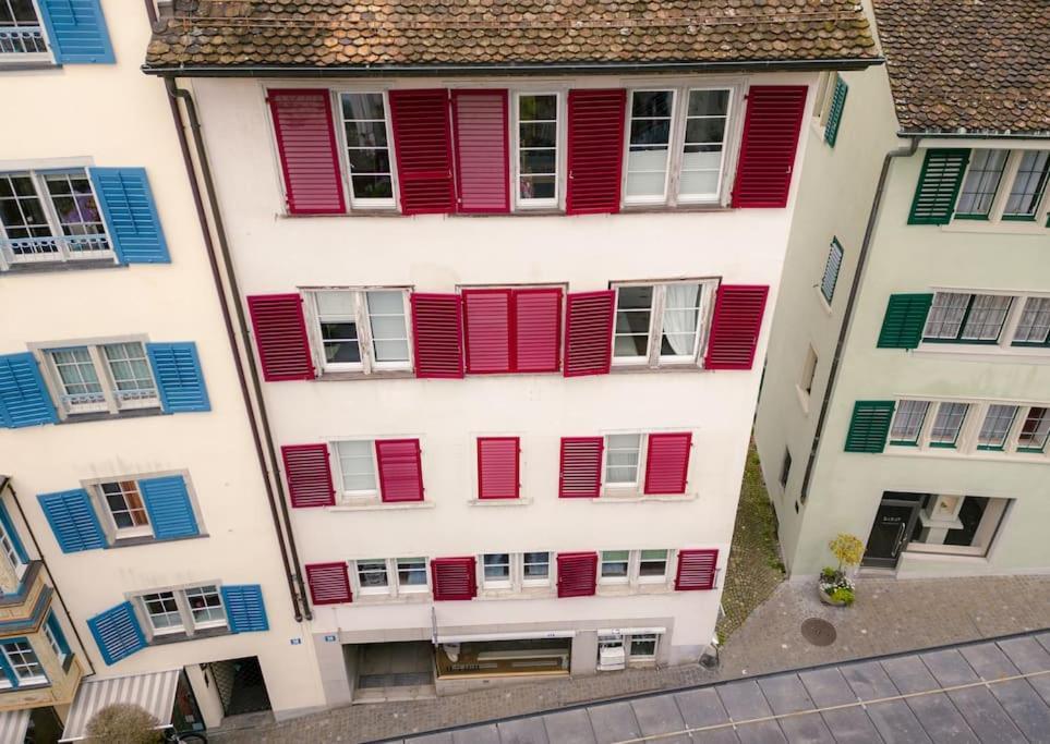 Im Herzen Der Zuercher Altstadt * Zurich