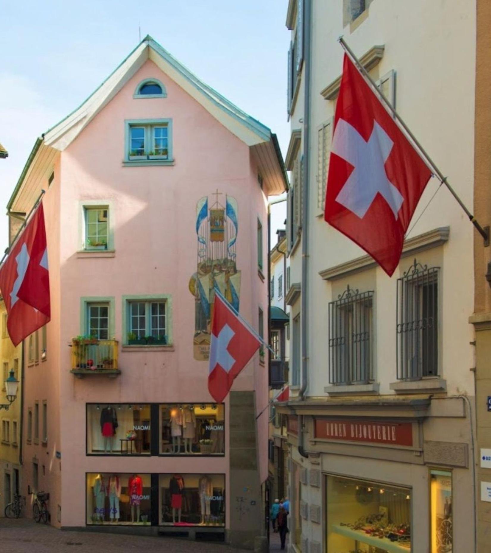 Pedestrian Area Close To Bahnhofstrasse Zurich