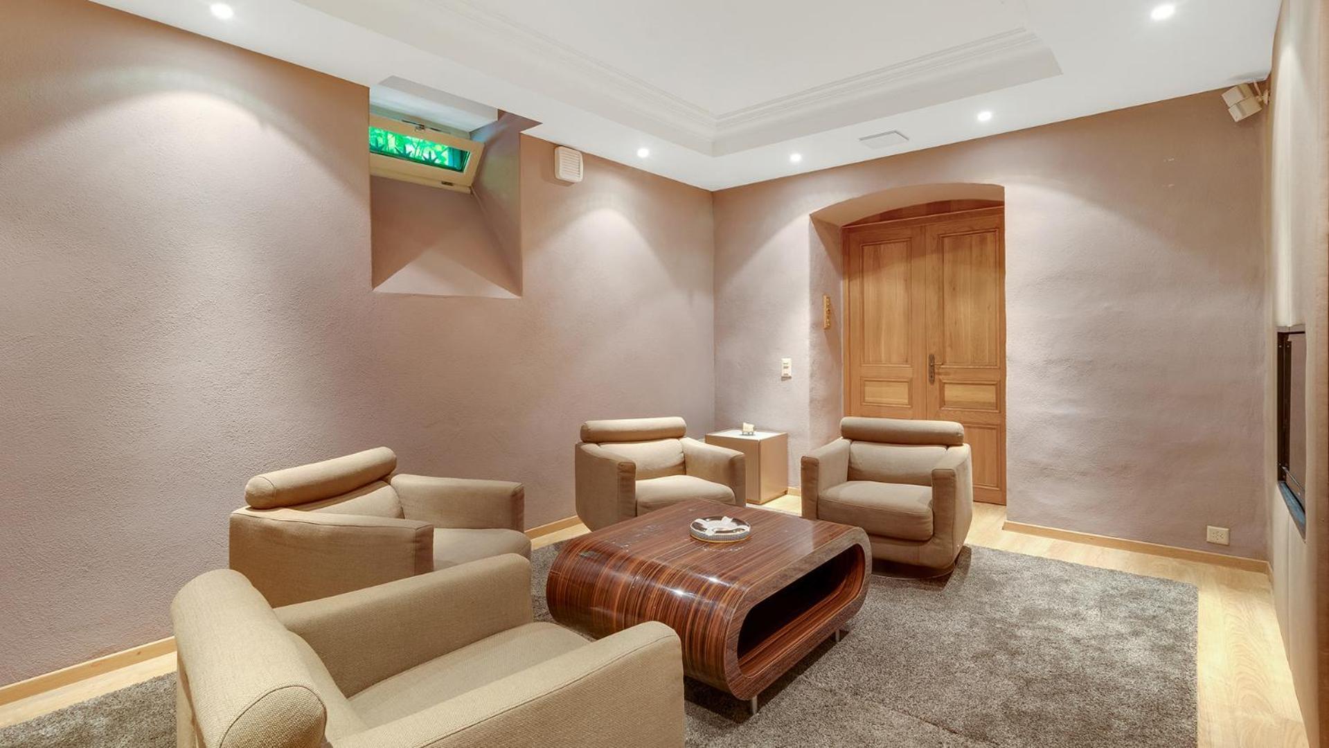 Entire Villa, Your Private Luxury Escape With In House Staff Zurich