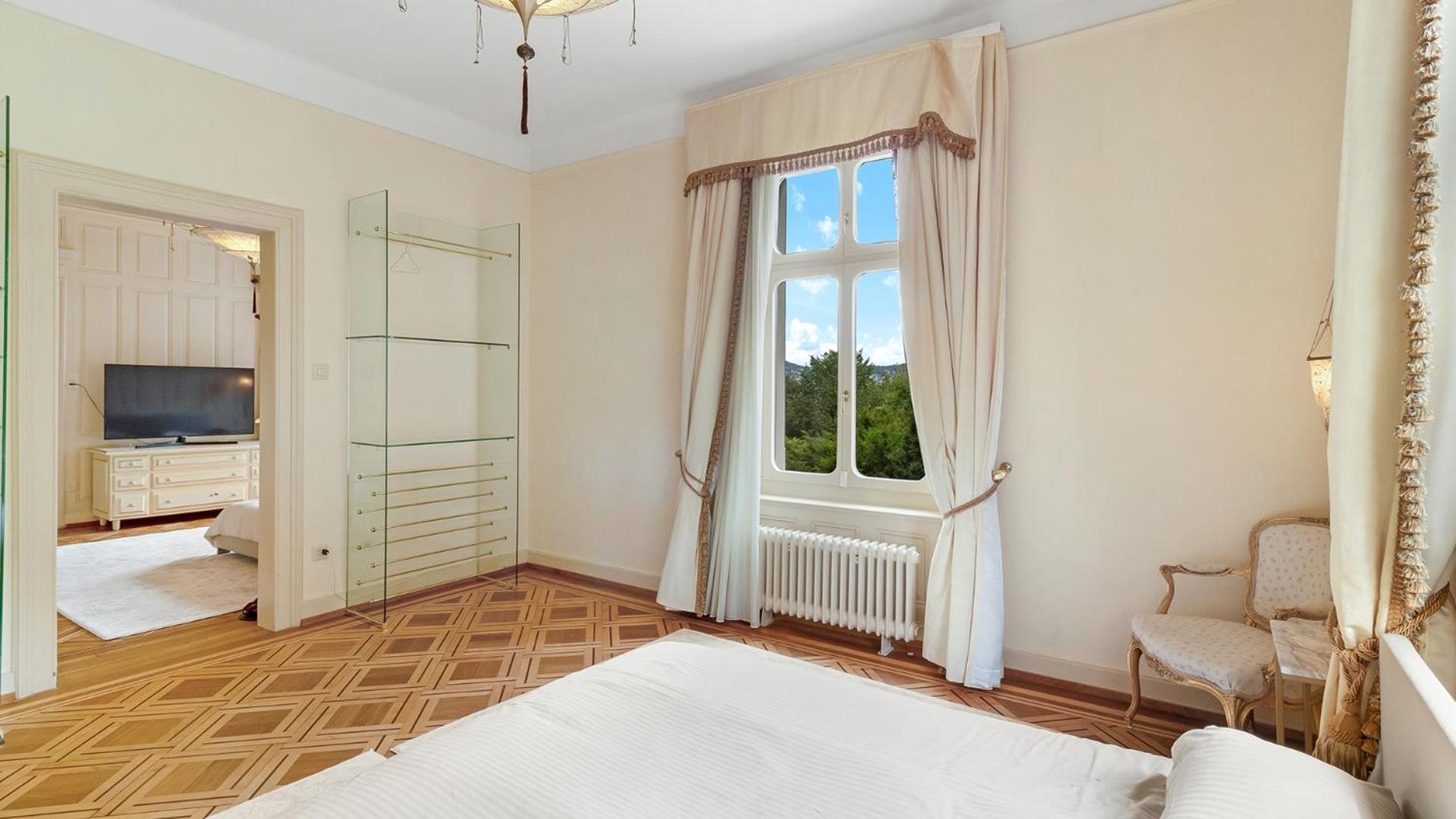 Entire Villa, Your Private Luxury Escape With In House Staff Villa Zurich