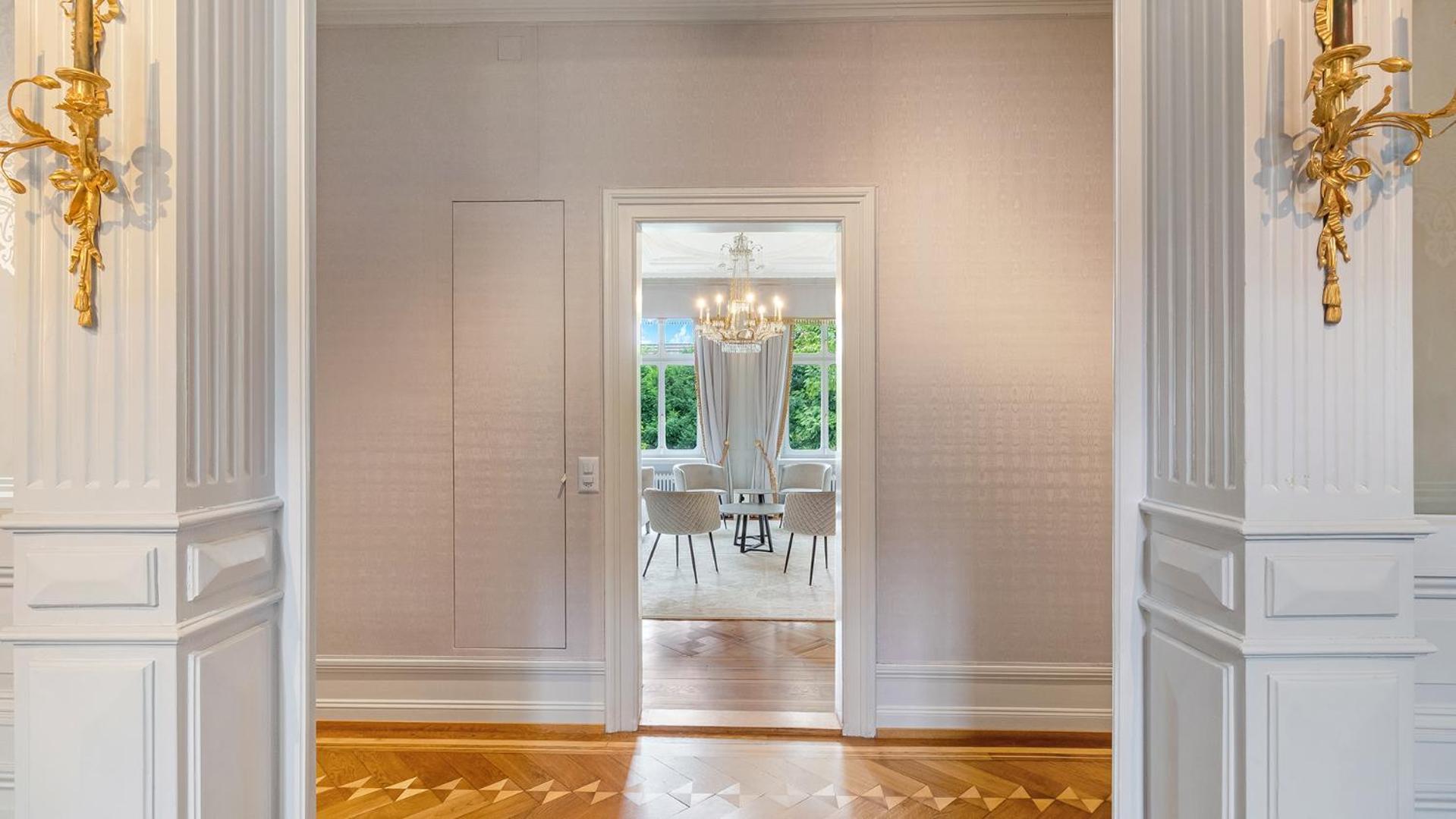 Entire Villa, Your Private Luxury Escape With In House Staff Zurich