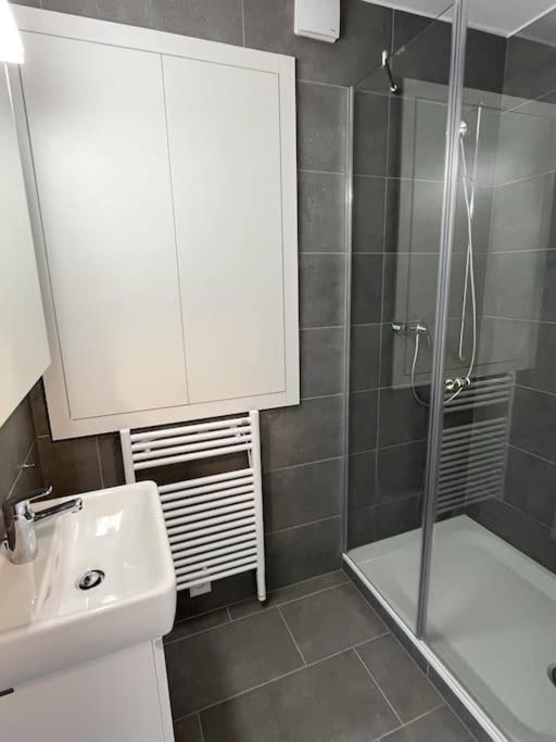 Fantastic 2br In The Center - Sky7