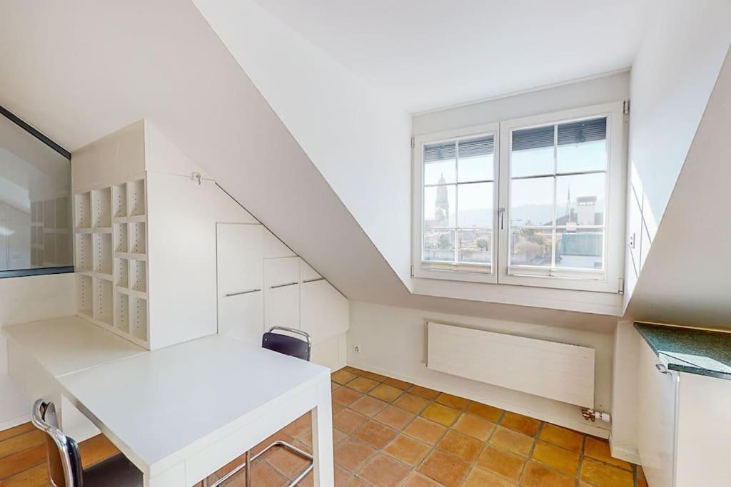 Maisonette Penthouse In Old Town - Uz10 *