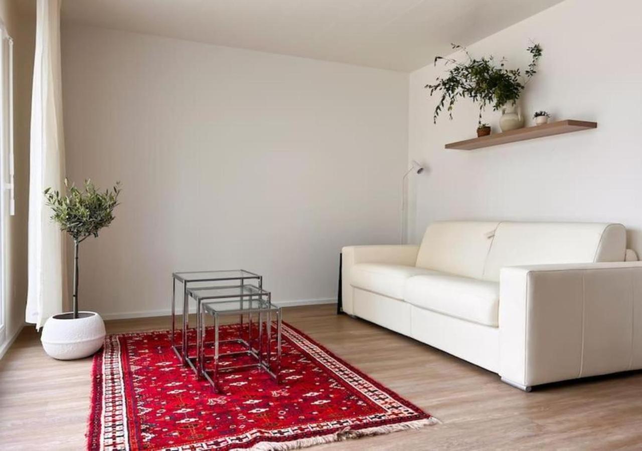 Apartment Heaven Rooftop With 2 Balconies -403- *