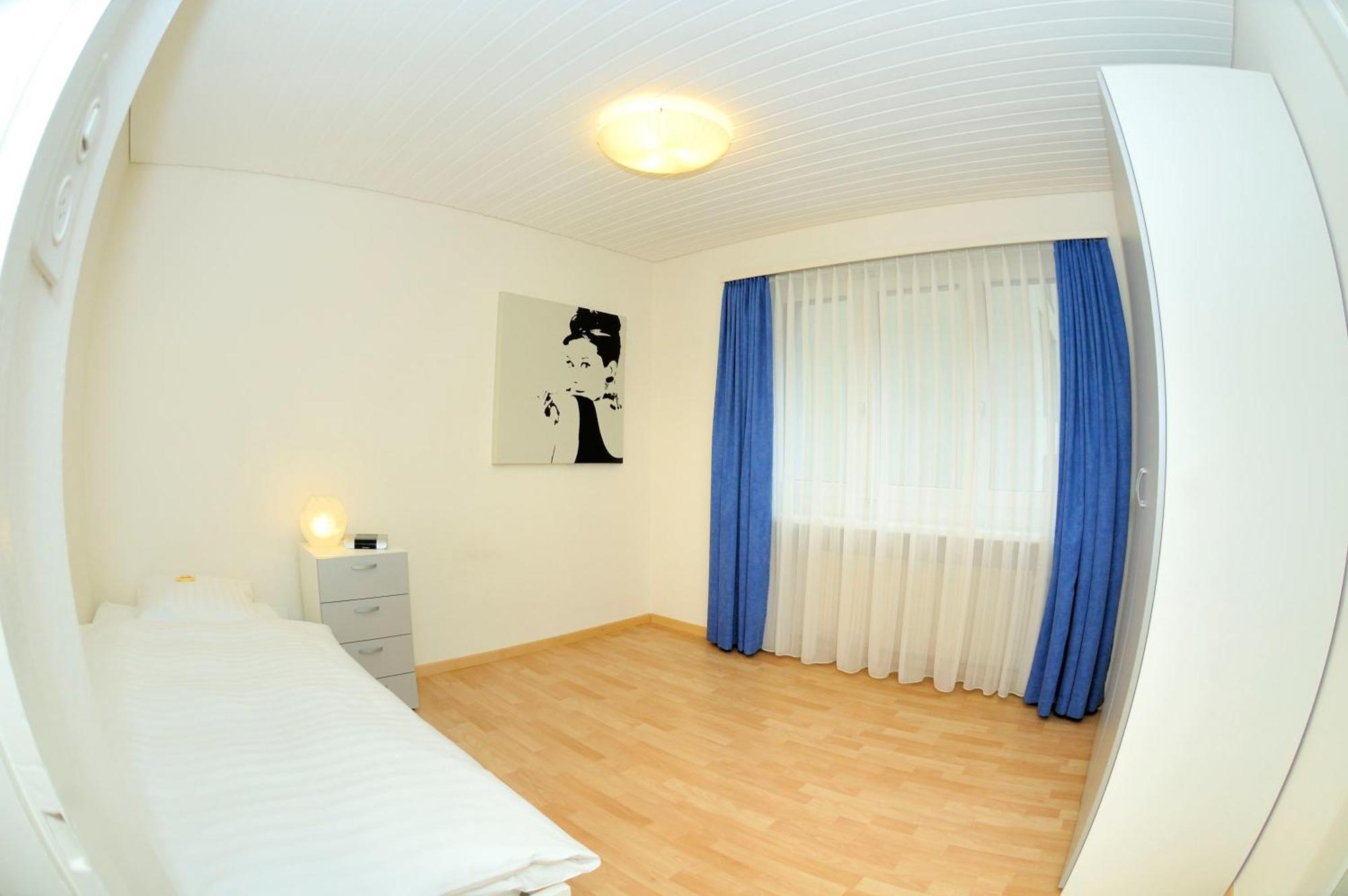 2br Flat In Center - Crown 2 Zurich
