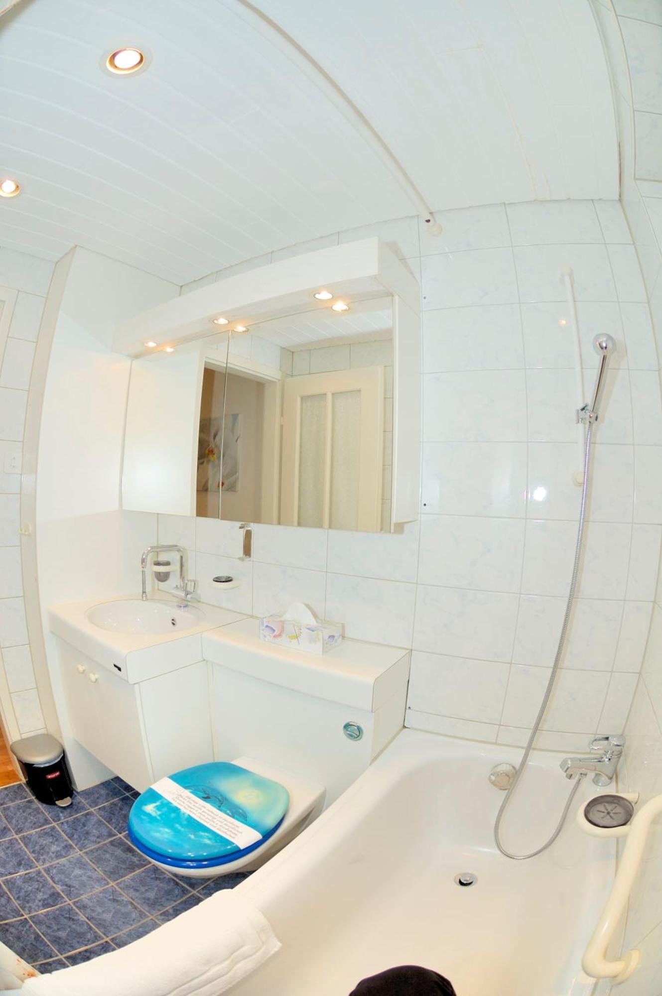 2br Flat In Center - Crown 2 Apartment *