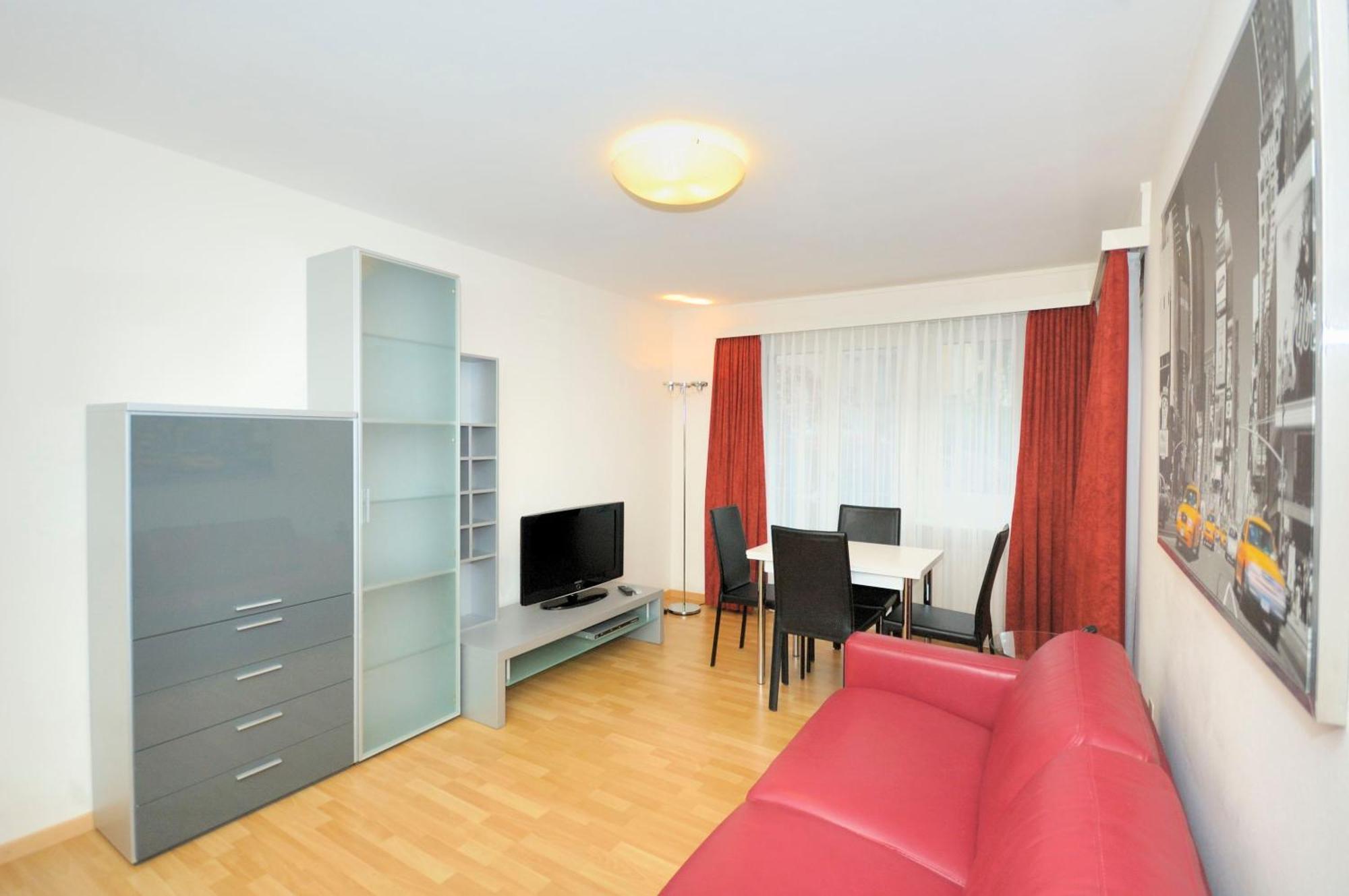 2br Flat In Center - Crown 2 *