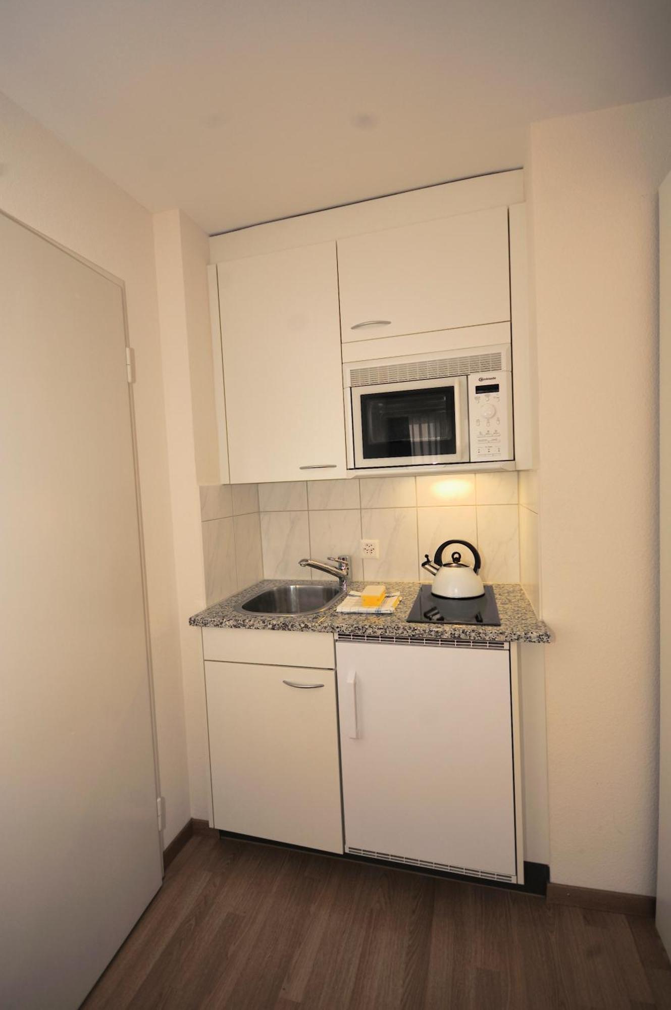 - Crown 25 Apartment