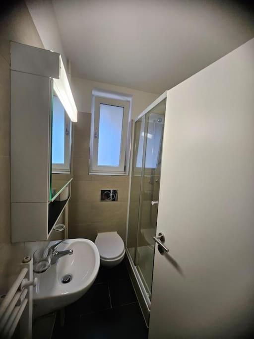 Cozy 2 Room- Center Apartment