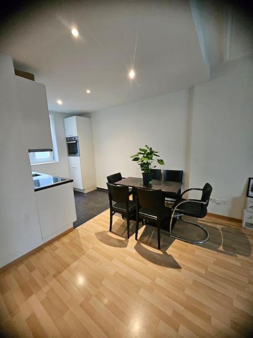 Cozy 2 Room- Center Apartment