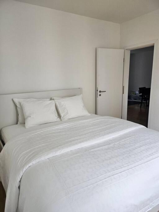 Cozy 2 Room- Center *