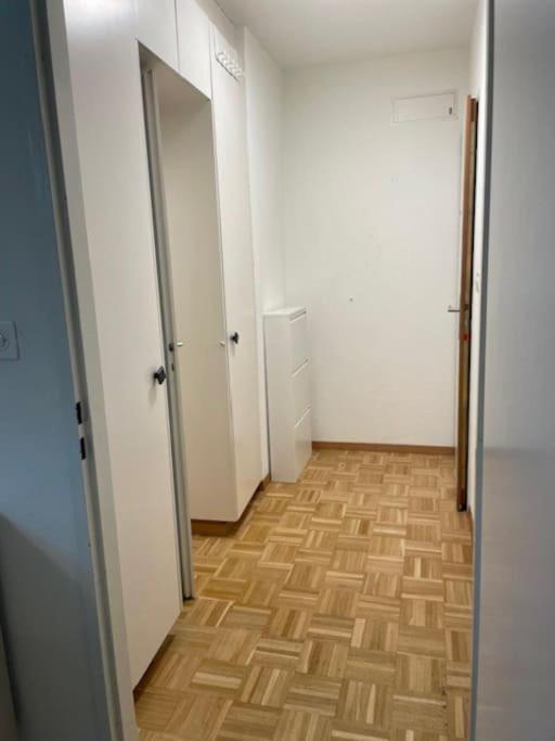 Very - Art 3 Apartment