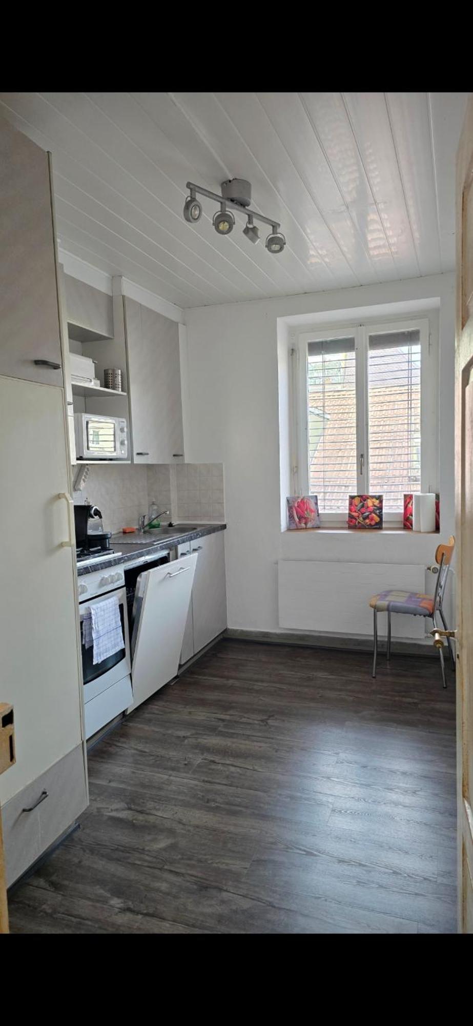 Cozy 2-bedroom In Vibrant Apartment