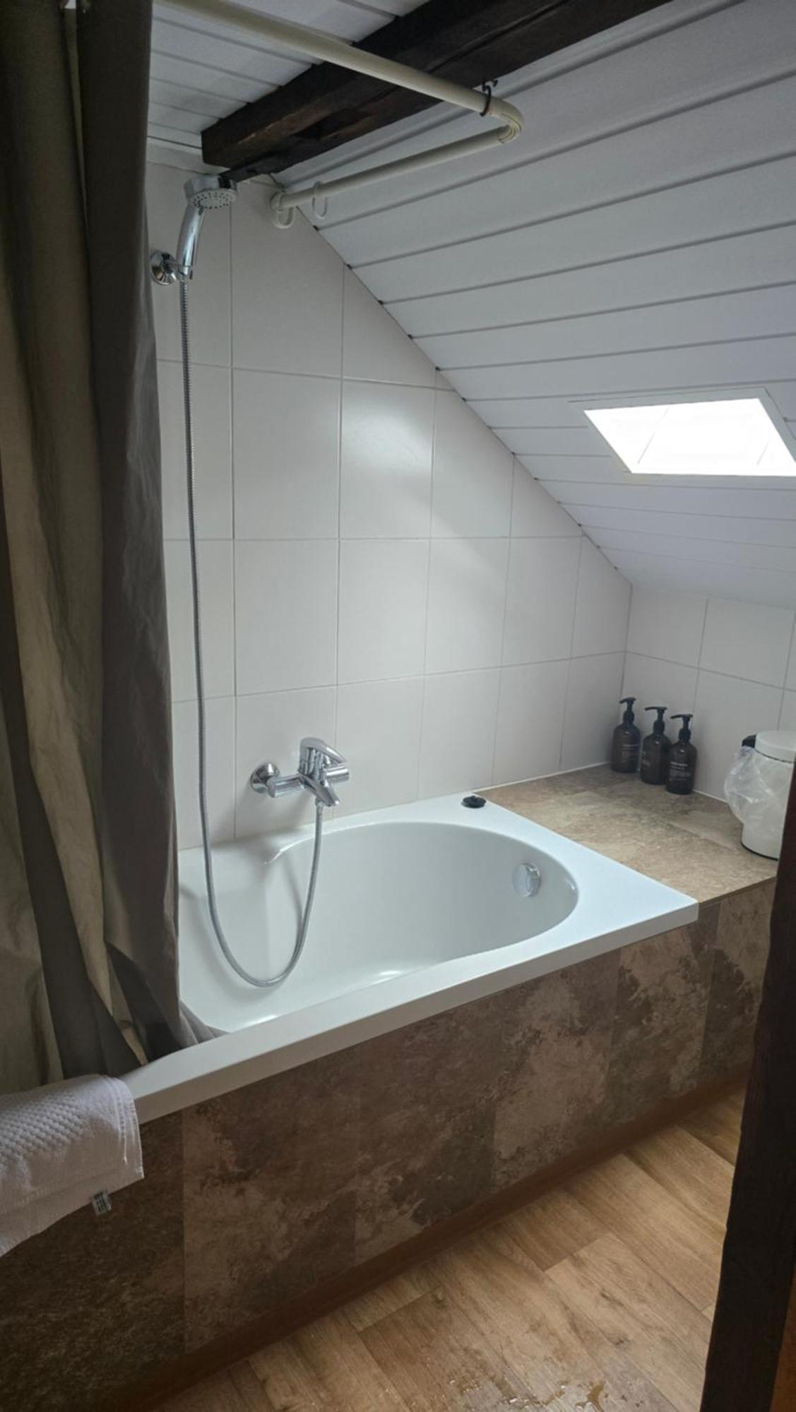 Cozy With Roof Terrace For 3 *