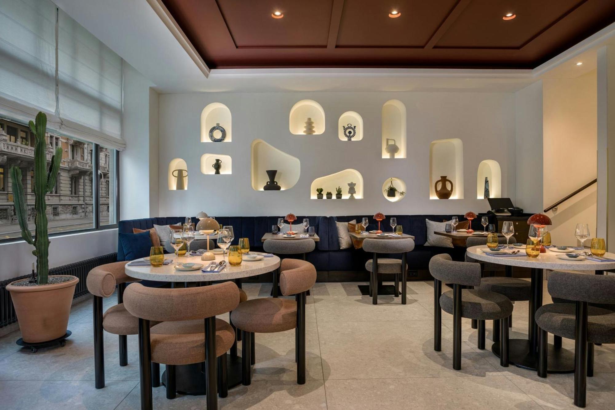 Neues Schloss Privat Zurich, Autograph Collection