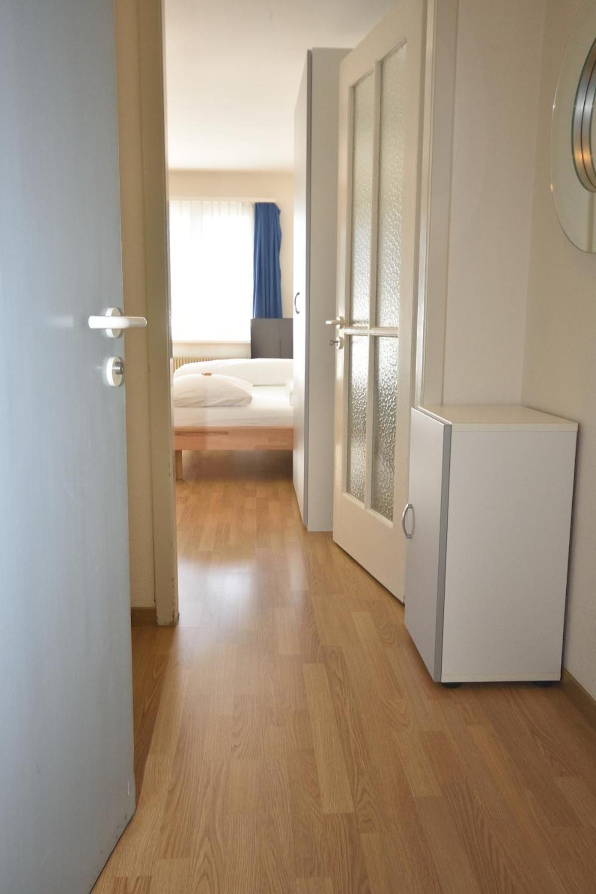 Cute In The Center - Crown 42 Apartment