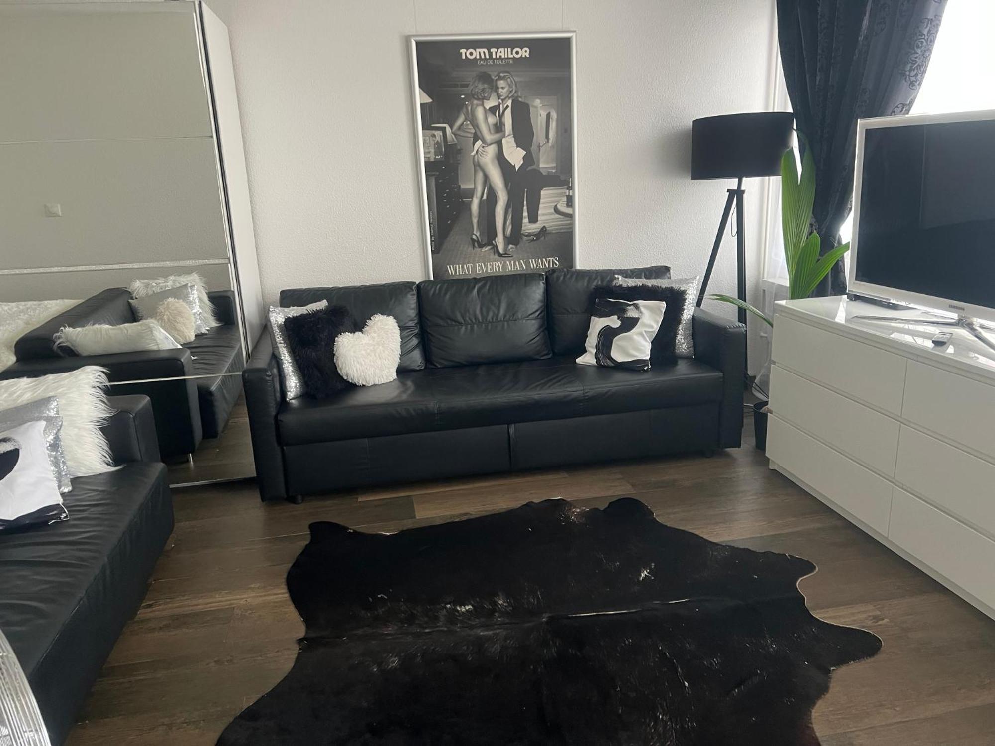Studio Apartment *